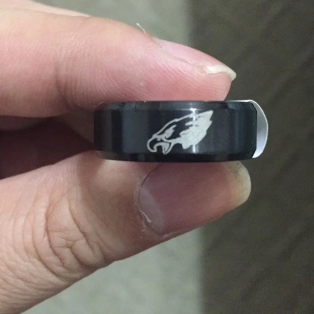 Philadelphia Eagles Black Titanium Ring - Picture 2 of 3